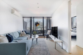 Premium Albert Park Grand Prix Apartment by Ready Set Host